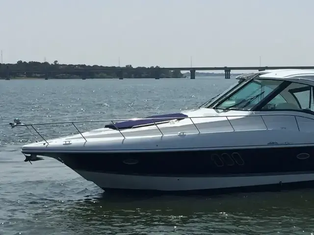 Cruisers Yachts 42 Sport Coupe