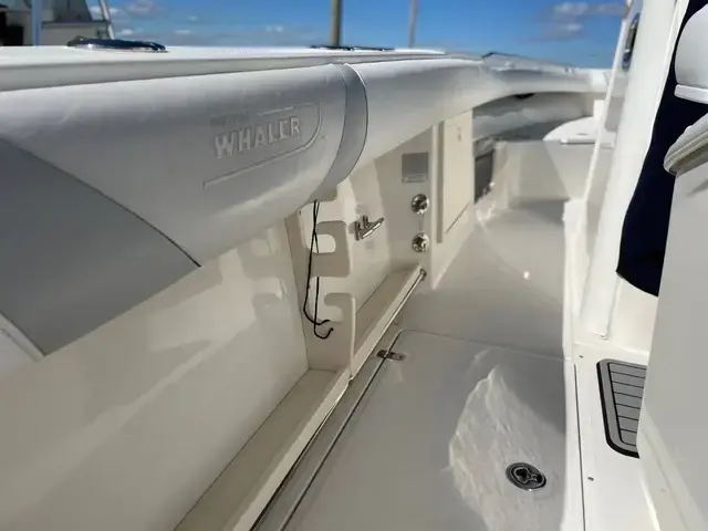 Boston Whaler 280 Outrage