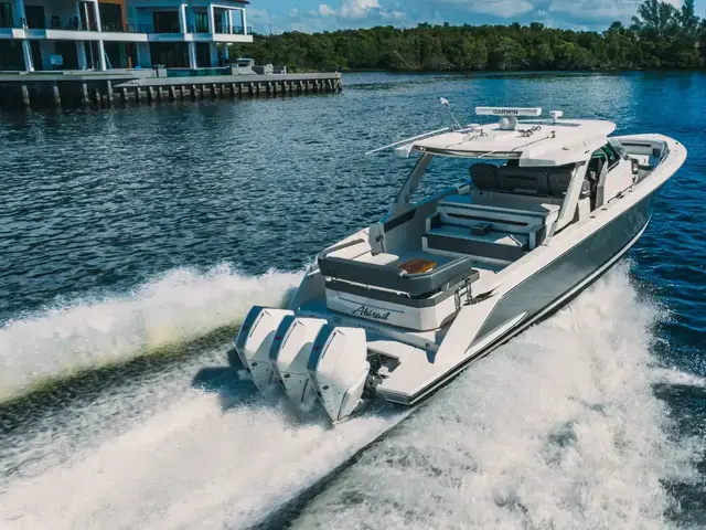 Tiara Yachts 43 Ls