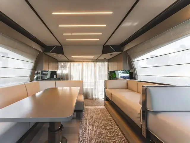 Ferretti Yachts 550