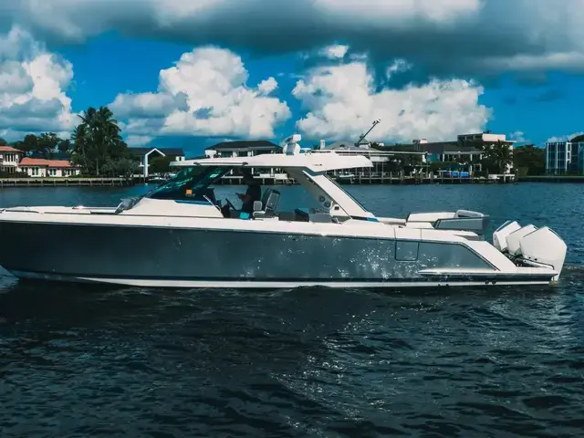 Tiara Yachts 43 Ls