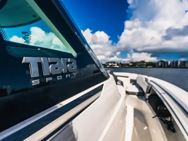 Tiara Yachts 43 Ls