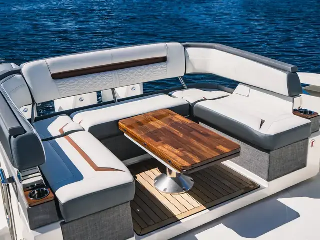 Tiara Yachts 43 Ls