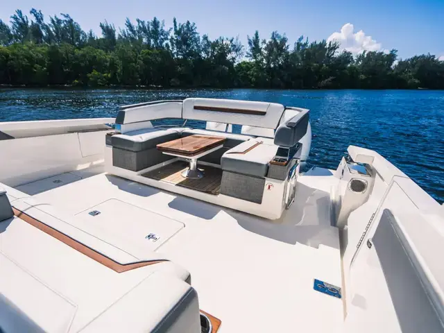 Tiara Yachts 43 Ls