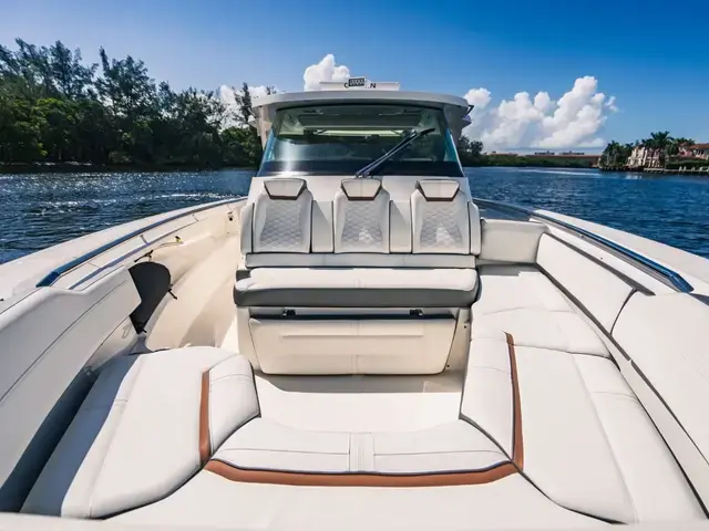 Tiara Yachts 43 Ls