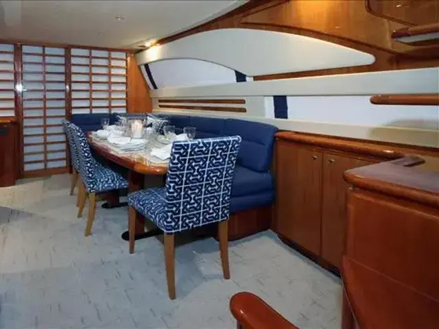 Ferretti Yachts 760