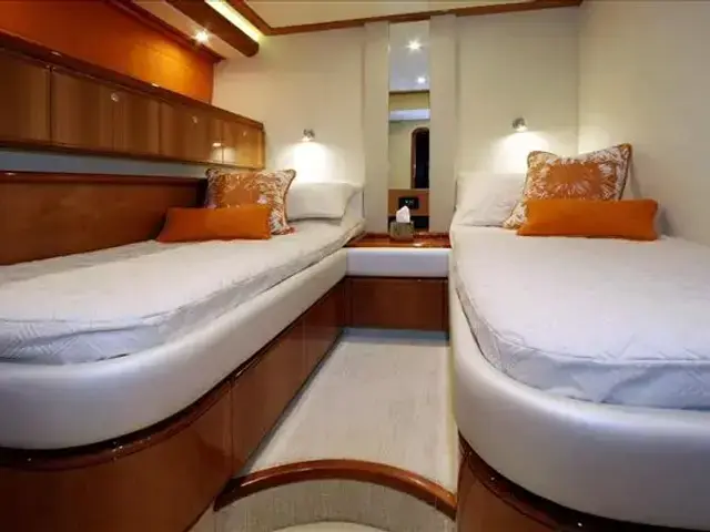 Ferretti Yachts 760