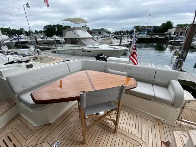 Sea Ray L550 Fly