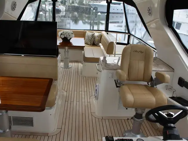 Sea Ray L590 Fly