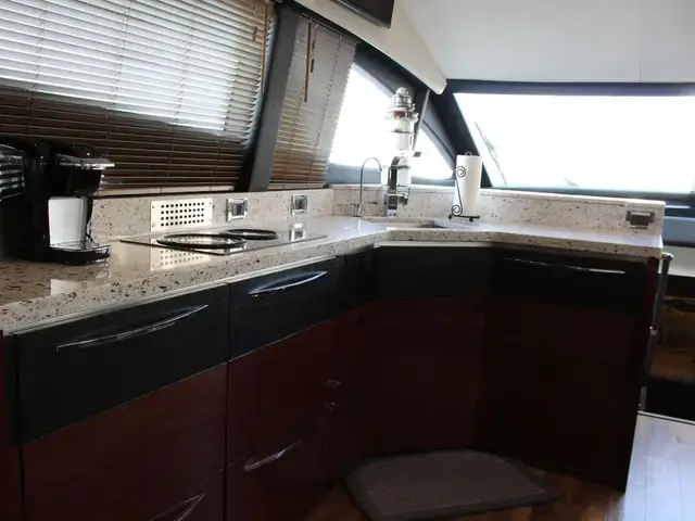 Sea Ray L590 Fly