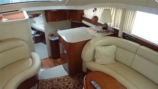 2004 Sea Ray 390 motor yacht