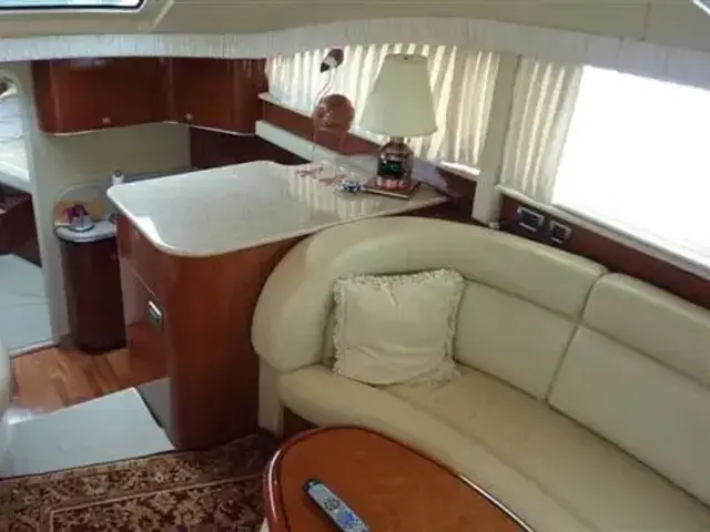 Sea Ray 390 Motor Yacht