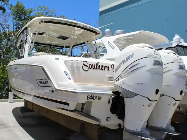 Boston Whaler 320 Vantage