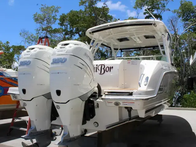 Boston Whaler 320 Vantage