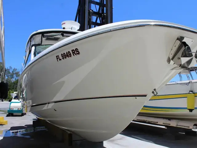 Boston Whaler 320 Vantage