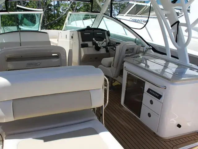 Boston Whaler 320 Vantage