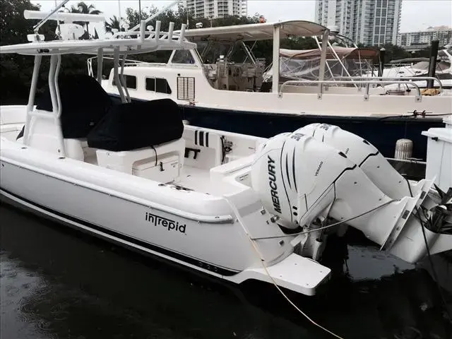 2015 Intrepid 327 center console