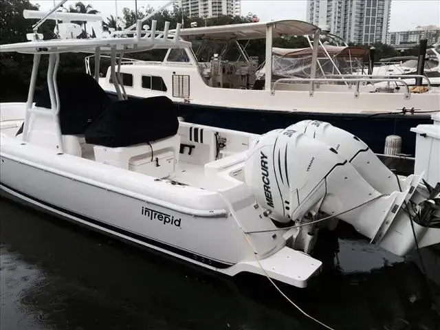 Intrepid Boats 327 Center Console