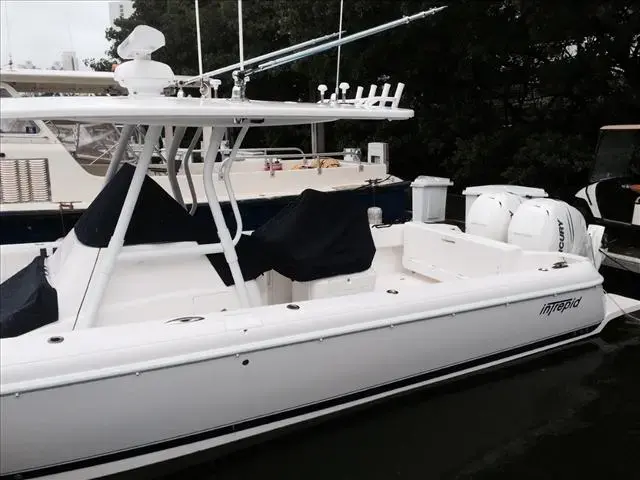 2015 Intrepid 327 center console