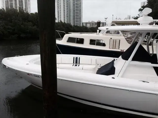 Intrepid Boats 327 Center Console