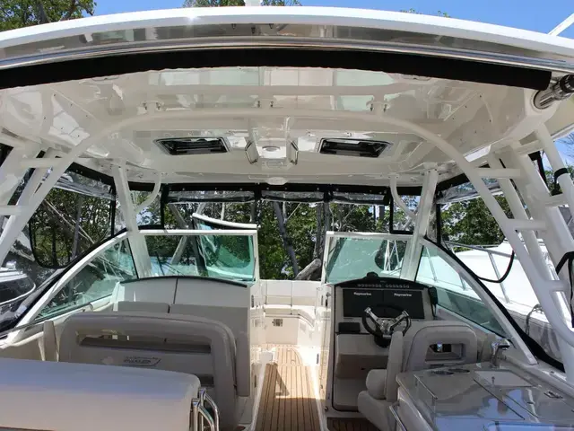 Boston Whaler 320 Vantage