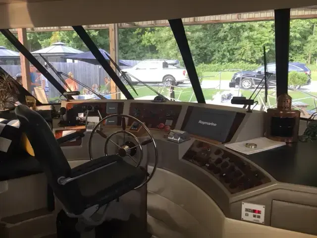 Bayliner 4788 Pilothouse