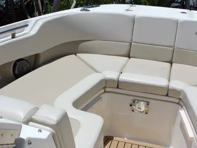 Boston Whaler 320 Vantage