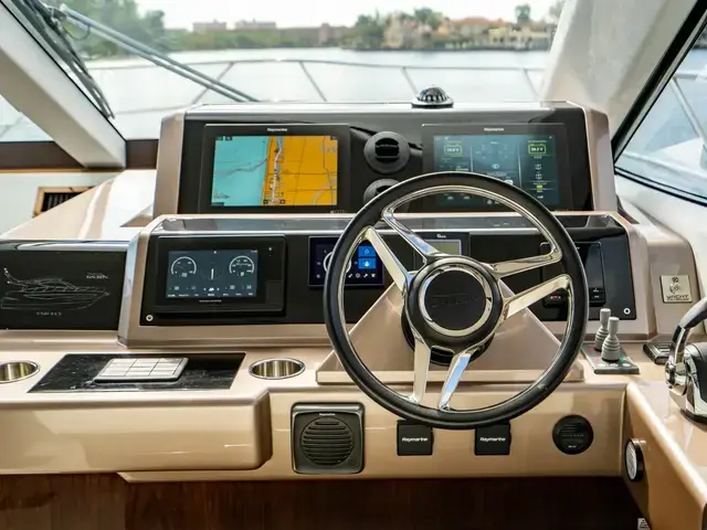 Galeon 550 Fly