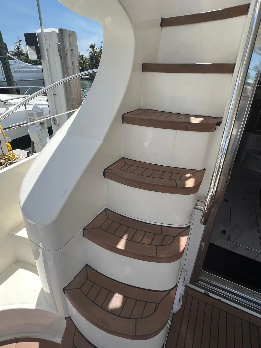 2005 Azimut 50 flybridge