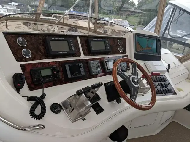 Sea Ray 480 Sedan Bridge