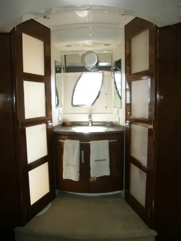 2007 Carver 56 voyager