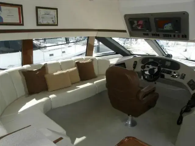 Carver 56 Voyager