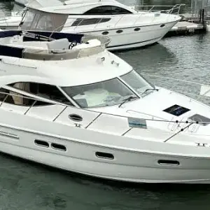 2008 Sealine F 425