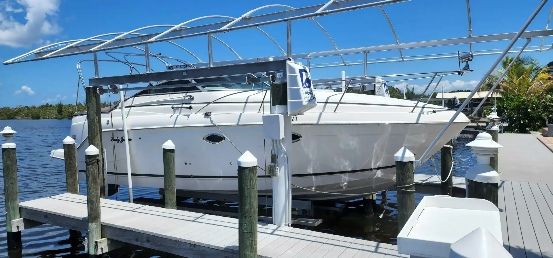 2004 Rinker fiesta vee