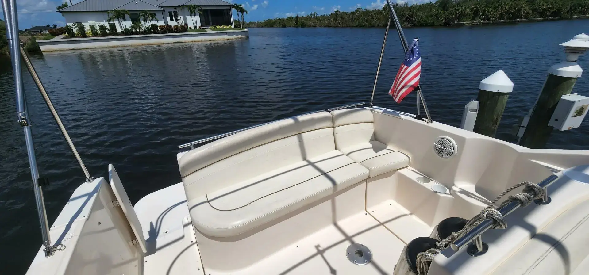 2004 Rinker fiesta vee