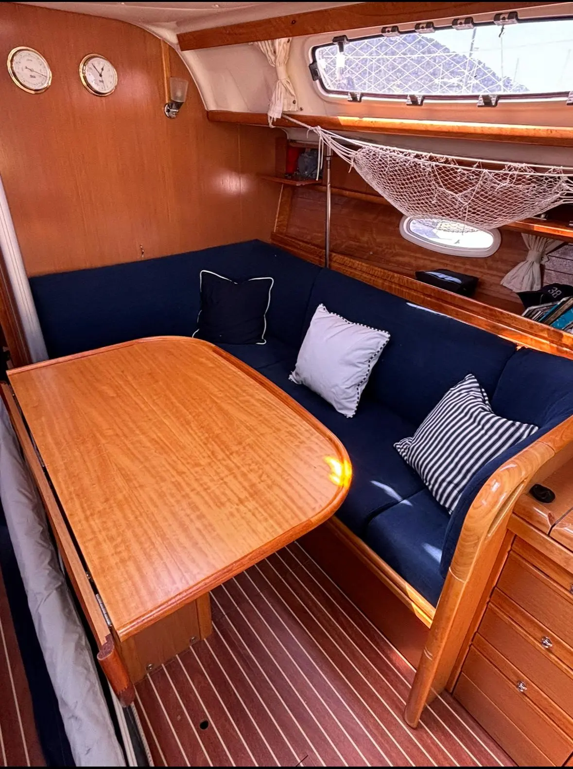 2011 Bavaria 38 cruiser