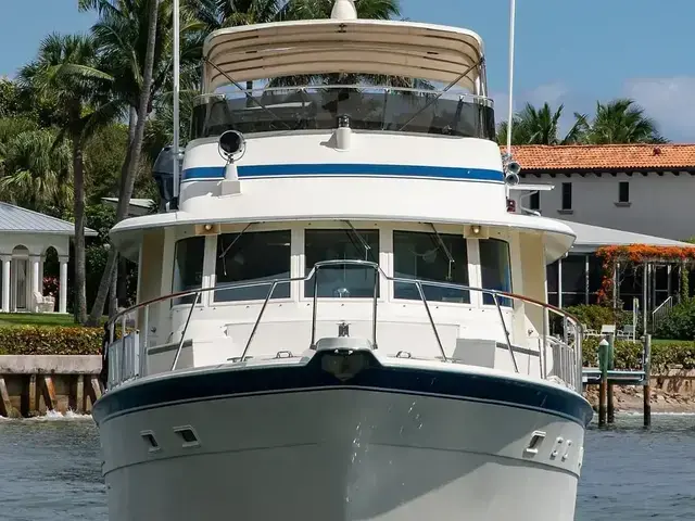 Hatteras 72 Cockpit Motoryacht