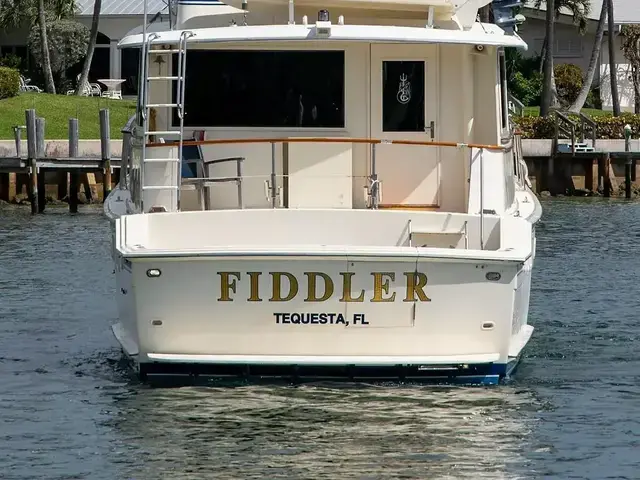 Hatteras 72 Cockpit Motoryacht