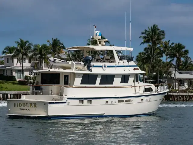 Hatteras 72 Cockpit Motoryacht