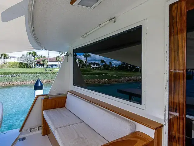 Hatteras 72 Cockpit Motoryacht