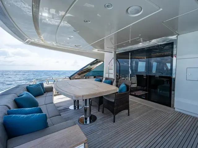 Monte Carlo MCY 80 Flybridge