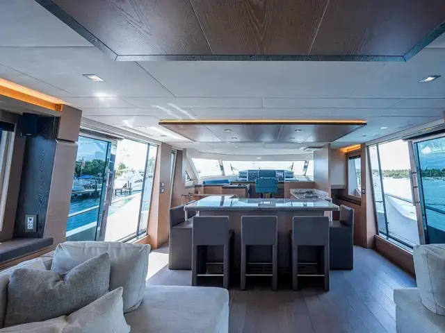 Monte Carlo MCY 80 Flybridge