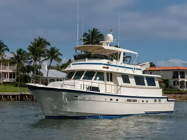 Hatteras 72 Cockpit Motoryacht