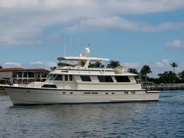 Hatteras 72 Cockpit Motoryacht