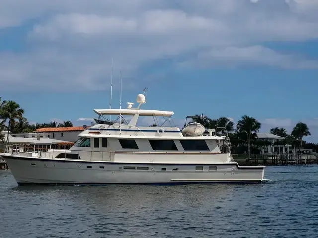 Hatteras 72 Cockpit Motoryacht