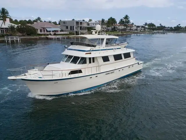 Hatteras 72 Cockpit Motoryacht