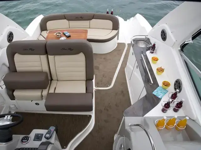 Sea Ray 33