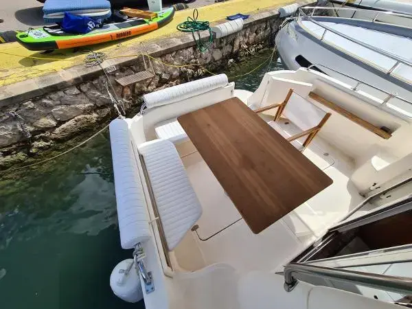 2003 Bimini 840