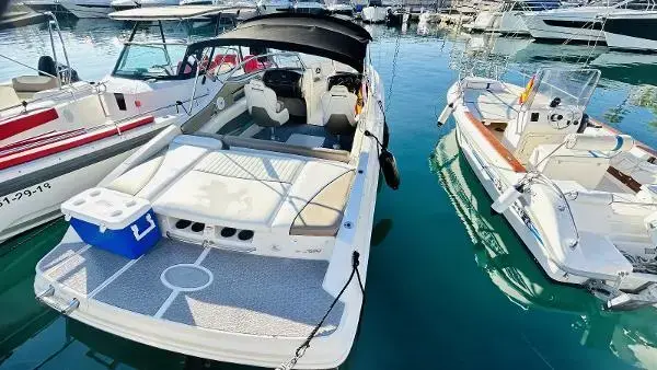 2006 Sea Ray 230 select