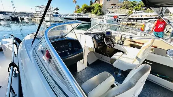 2006 Sea Ray 230 select